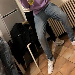 Humildadi (feat. Pia O.G.)