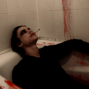 Сырое течение высохшей реки пустых слов и звуков