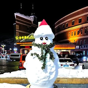 我困在过期的拥抱里