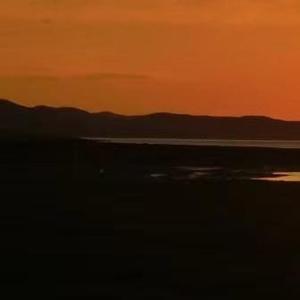 跳跃了时空差距