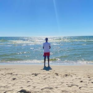 designer (feat. Henny Low)