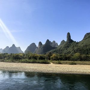 策马狂奔在沙漠