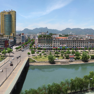 但我仍愿意感谢你给过我爱情.