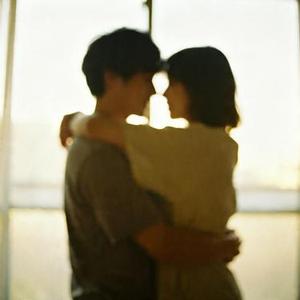 我能忍住不联系 却忍不住不想你