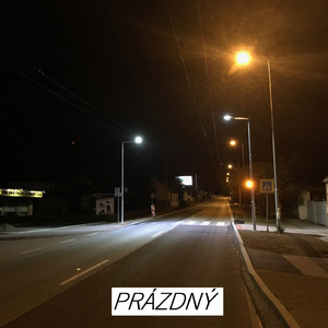 prázdný