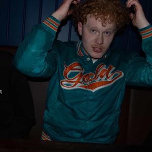 Hold My Hand (feat. Dyeah)