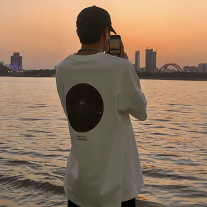 爱会散在海面上