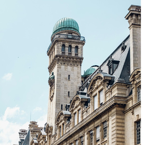 温暖管弦晨曦 Warm orchestral dawn.