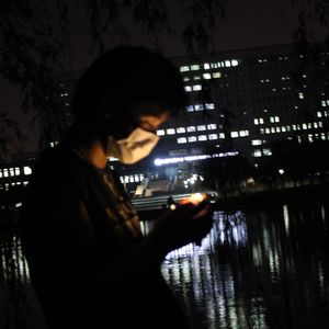 虹之间