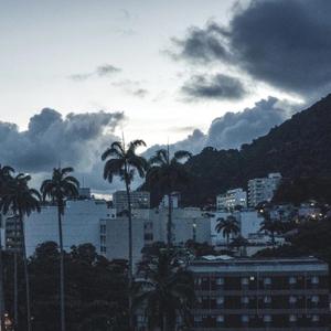 ‘免费’丨独自（Prod by UNIVERSE 444）