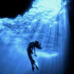 Offline (feat. R3DQX)