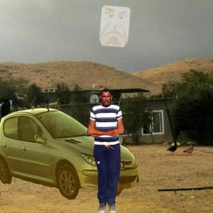 בחורה שמה ציצים בכביסה