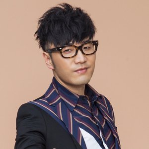 三键成曲-王铮亮即兴 (2024快乐老友记现场)