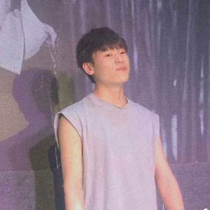 多想在平庸的生活拥抱你