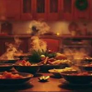 《团圆饭桌》 by IVANTS