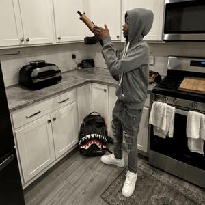 midgets (feat. lildre556)