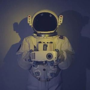 免费伴奏”白色”