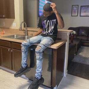 Foolin Around (feat. Yvngxchris)