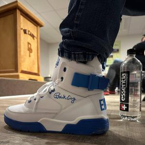 Clue (I Can't Sing) Live Performance (Live)