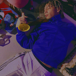 WE YOUNG (feat. ShowyRENZO)