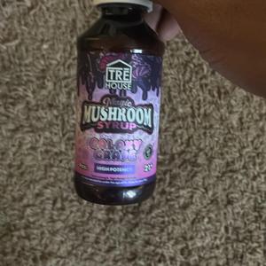 trapped (feat. tay wicc)