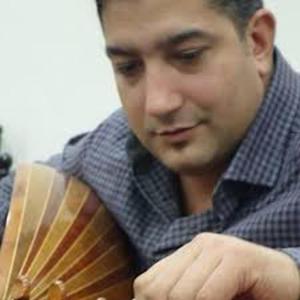 Gözlerinden Sanki Seller Akıyor (Enstrümantal)