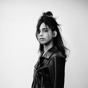 עכשיו את צוחקת