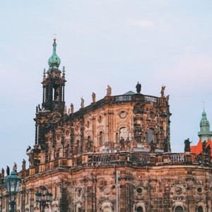 爱上你是一个错