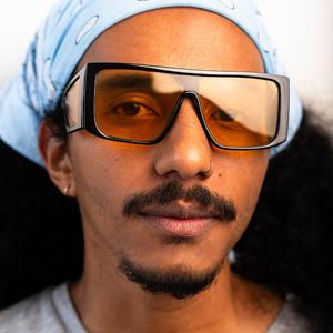 Mora (feat. mr clandestino)