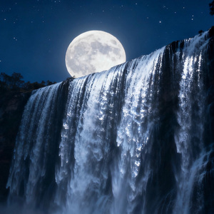 我们一起看场夜晚的瀑布吧