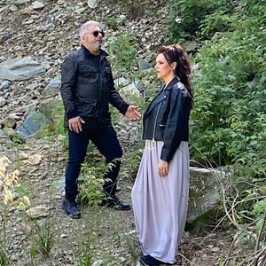 Prizonieri în lumi de dor (feat. Bela Andrasi)