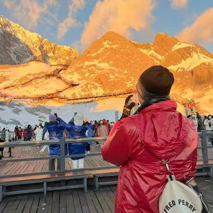 风雨洗礼真挚情谊