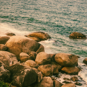 Running Waters Over Lakeside Rocks