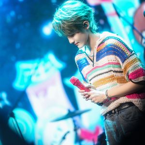 Dear Stranger(亲爱的陌生人)