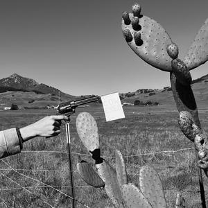 Holding roses (Tin can)