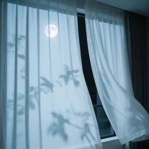 映月入窗帘