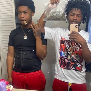 Shake (feat. Rock0ut5ive)