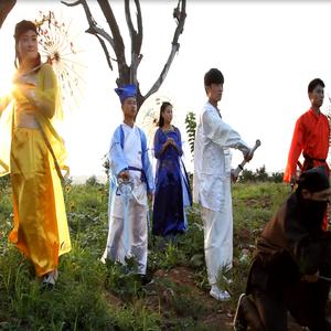 贱走江湖 (主题曲)