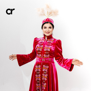 Сүйгендер жырлайды