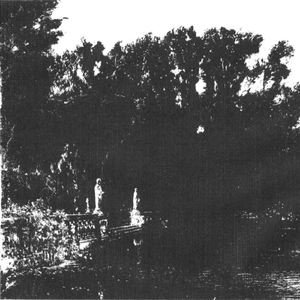 Ruinen eines antiken Tempels im Abendlicht