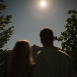 我跌跌撞撞奔向你