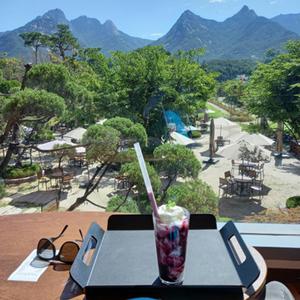 ♪ Այդ օրվա սուրճը, այդ օրվա դու ես