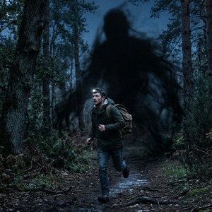 何かに追われている