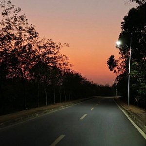 爱是共同撑一把漏雨的伞