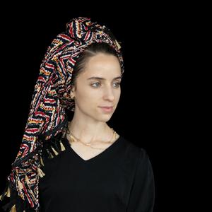 כמו רקפות בין הסלעים