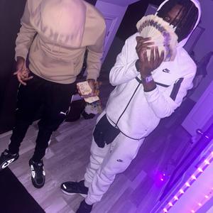 Mode (feat. Trendii)