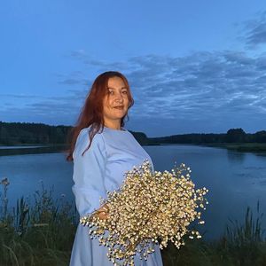 ПЛАТЬЕ ИЗ ЦВЕТОВ