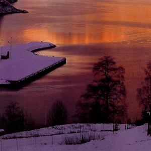 산은 기슭을 이끌고