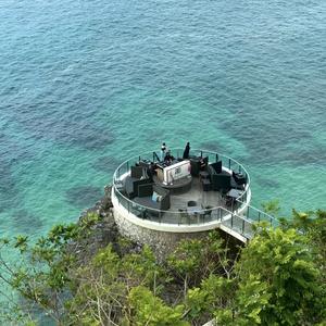 风一直吹有心人一直追