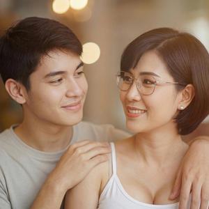 หลงมักผุสาวเฒ่า